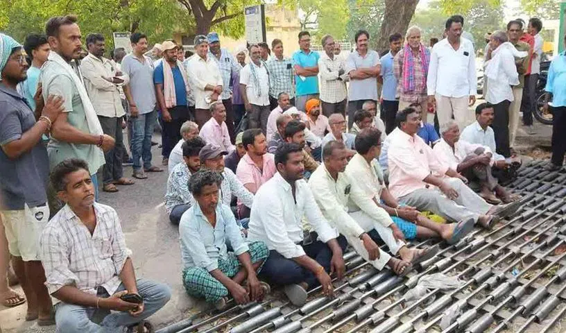 Farmers protest in Nagarkurnool over maize procurement delay